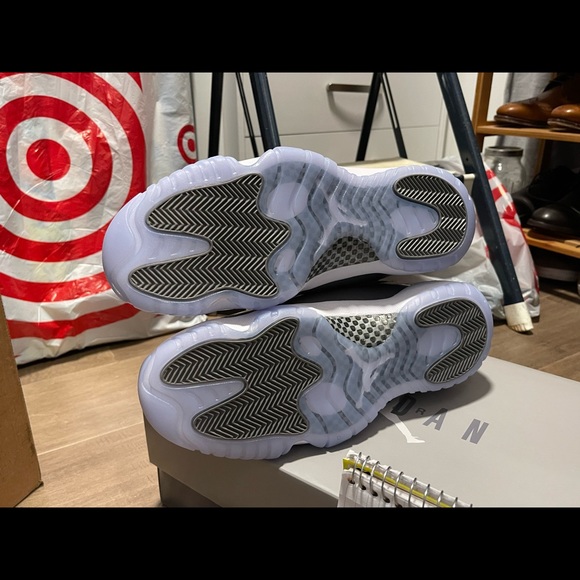 Cool Grey Air Jordans 11s size 11 - Picture 2 of 9